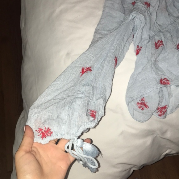 blue and red blouse - Picture 2 of 3